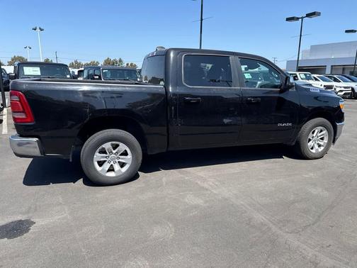 Diamond Black Crystal Pearlcoat 2024 RAM 1500 Laramie