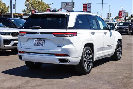 Bright White Clearcoat 2023 Jeep Grand Cherokee 4xe Overland