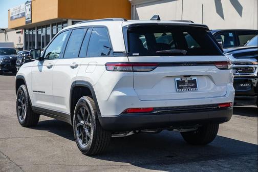 2025 Jeep Grand Cherokee Altitude