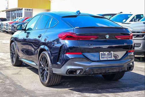 Carbon Black Metallic 2023 BMW X6 xDrive40i