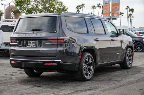 2022 Jeep Wagoneer Series III 4x4