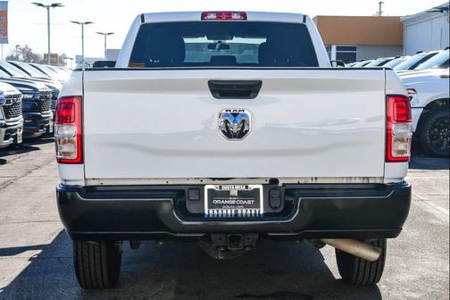 2022 RAM 2500 Tradesman Crew Cab 4x2 8' Box