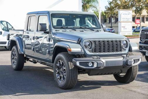 2025 Jeep Gladiator Sport S