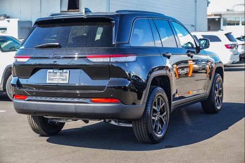 2025 Jeep Grand Cherokee Altitude