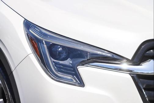 Crystal White Pearl 2023 Subaru Ascent Limited 7-Passenger