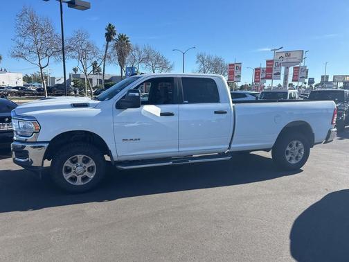 2024 RAM 3500 Big Horn Crew Cab 4x4 8' Box