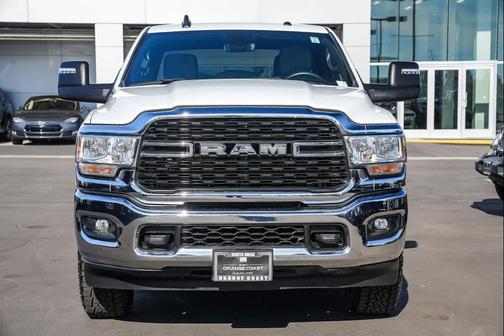 2024 RAM 3500 Big Horn Crew Cab 4x4 8' Box