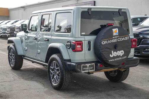 2024 Jeep Wrangler 4-Door Sahara 4x4