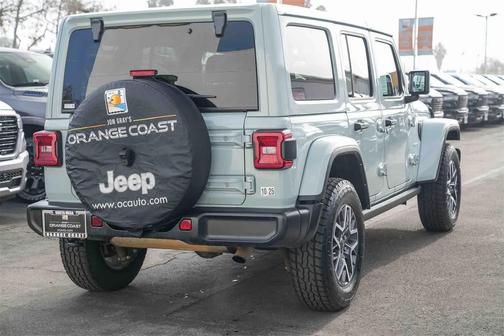 2024 Jeep Wrangler 4-Door Sahara 4x4