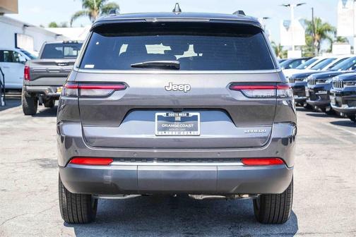 2025 Jeep Grand Cherokee L Laredo