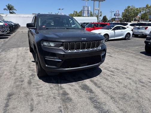 Diamond Black Crystal Pearlcoat 2023 Jeep Grand Cherokee 4xe Base