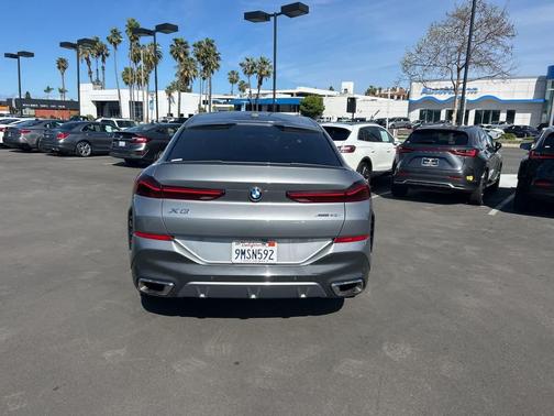 2025 BMW X6 xDrive40i