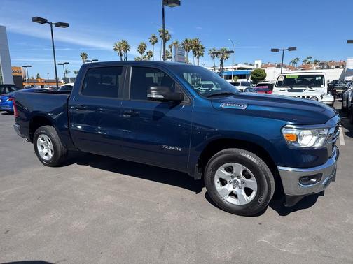 Patriot Blue Pearlcoat 2022 RAM 1500 Big Horn/Lone Star