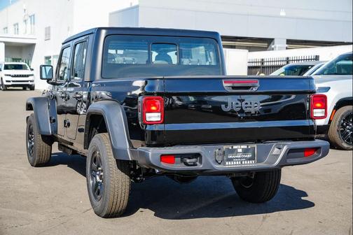 2026 Jeep Gladiator Sport