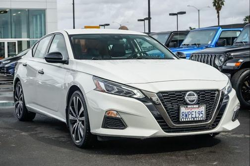 2021 Nissan Altima SR FWD