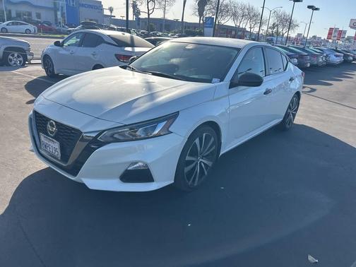 2021 Nissan Altima SR FWD