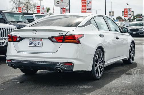 2021 Nissan Altima SR FWD