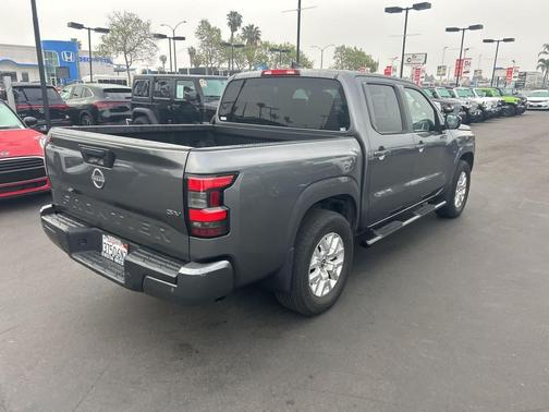 2022 Nissan Frontier SV