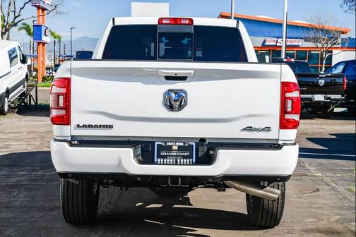 2024 RAM 2500 Laramie Crew Cab 4x4 6'4' Box