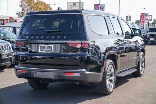 2022 Jeep Wagoneer Series II 4x2