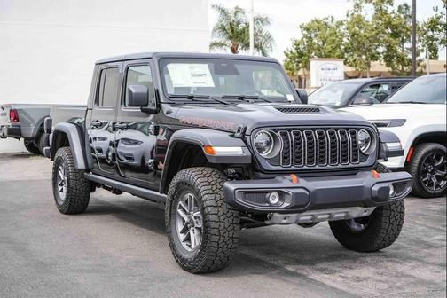Black Clearcoat 2026 Jeep Gladiator Mojave 4x4