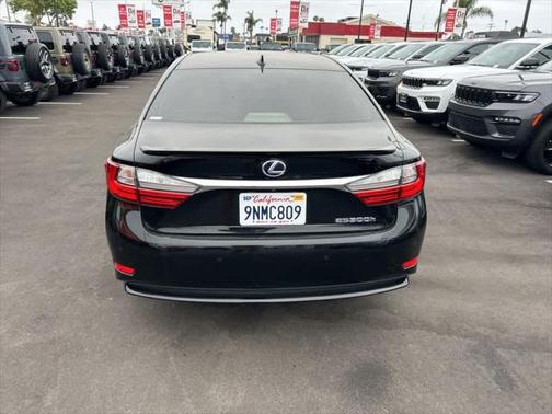 2017 Lexus ES 300h Base