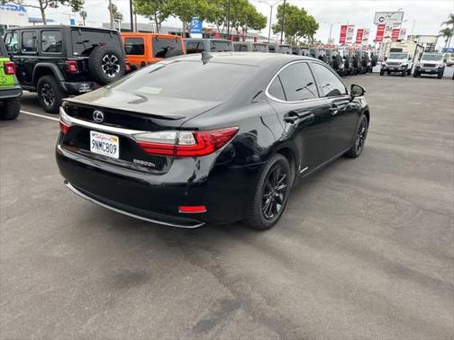 2017 Lexus ES 300h Base
