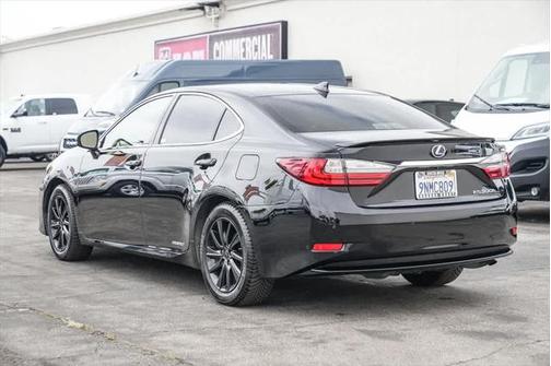 2017 Lexus ES 300h Base