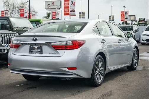 2016 Lexus ES 300h Base