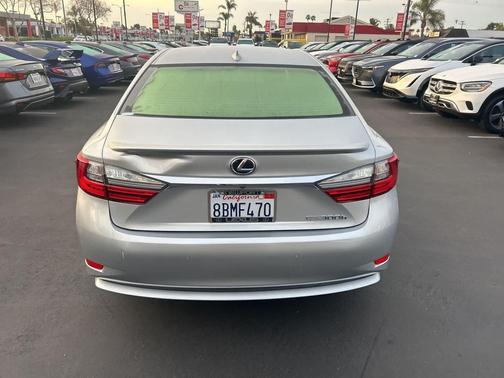 2016 Lexus ES 300h Base