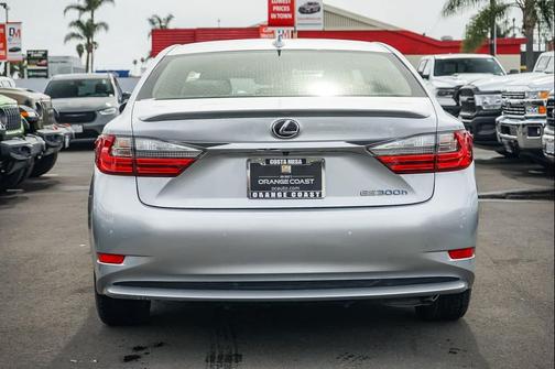 2016 Lexus ES 300h Base