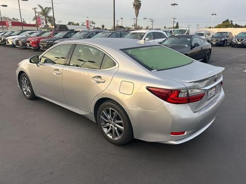 2016 Lexus ES 300h Base