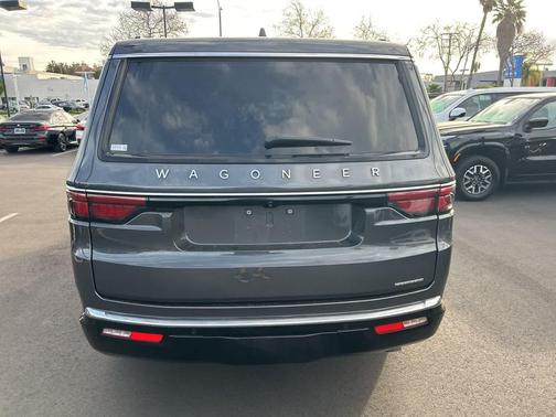 2022 Jeep Wagoneer Series II 4x2