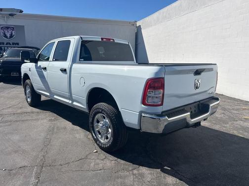 2024 RAM 3500 Tradesman Crew Cab 4x4 6'4' Box