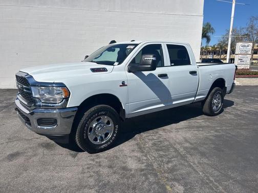 2024 RAM 3500 Tradesman Crew Cab 4x4 6'4' Box