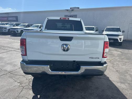 2024 RAM 3500 Tradesman Crew Cab 4x4 6'4' Box