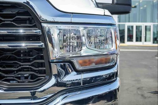 Bright White Clearcoat 2024 RAM 3500 Tradesman Crew Cab 4x4 6'4' Box