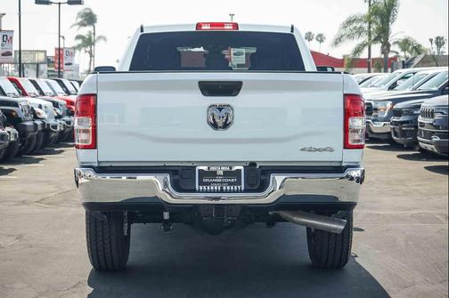 Bright White Clearcoat 2024 RAM 3500 Tradesman Crew Cab 4x4 6'4' Box