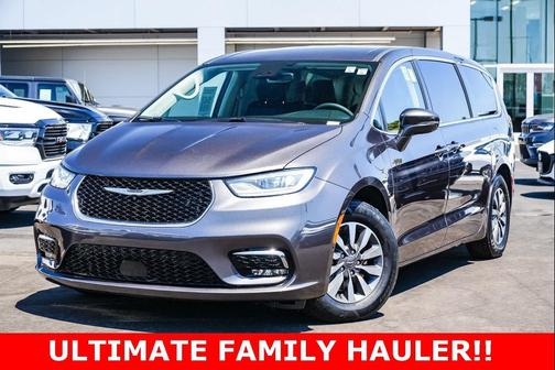 2022 Chrysler Pacifica Hybrid Touring L