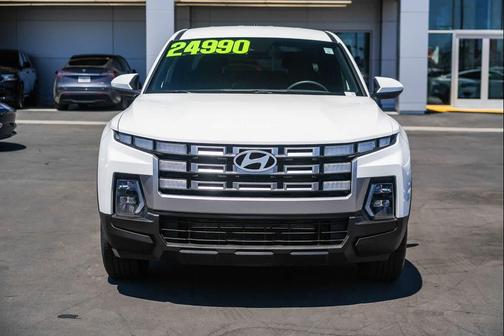 Atlas White 2025 Hyundai SANTA CRUZ SE