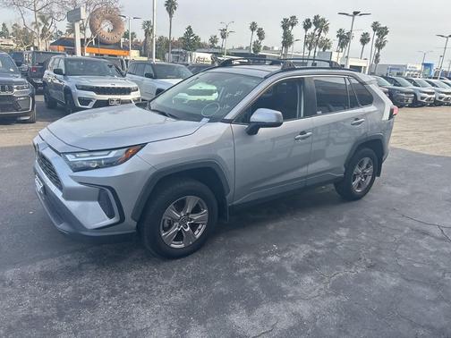 2022 Toyota RAV4 XLE
