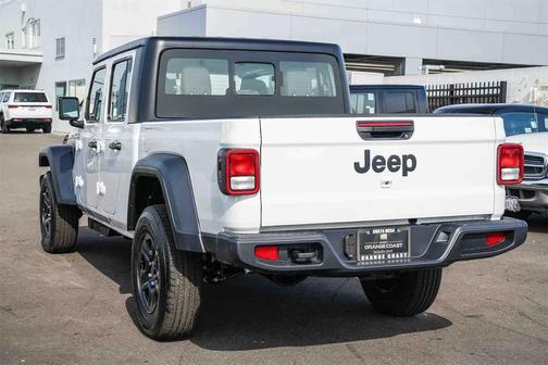 2026 Jeep Gladiator Sport