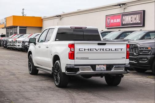 Iridescent Pearl Tricoat 2021 Chevrolet Silverado 1500 LTZ