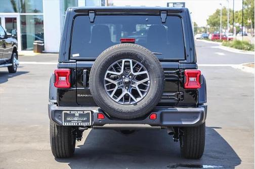 2025 Jeep Wrangler 4-Door Sahara 4x4