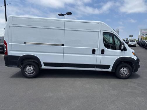Bright White Clearcoat 2024 RAM ProMaster 2500 Tradesman