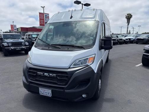 Bright White Clearcoat 2024 RAM ProMaster 2500 Tradesman