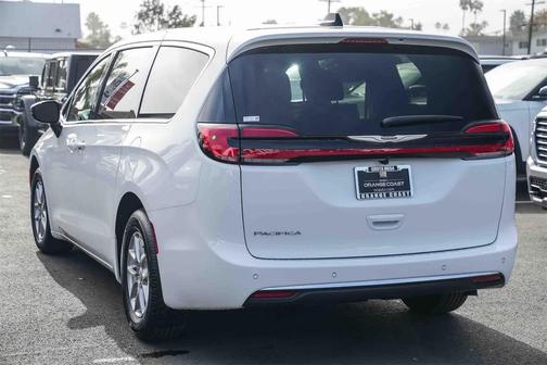 2026 Chrysler Pacifica L