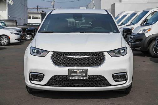 2026 Chrysler Pacifica L