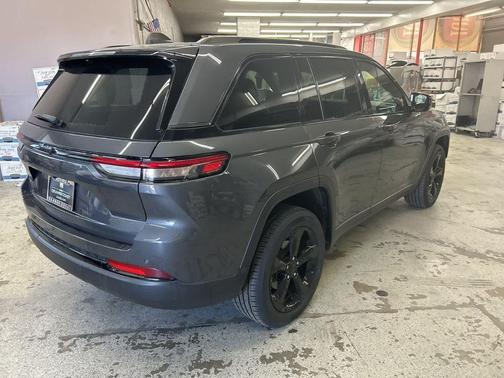 2022 Jeep Grand Cherokee Altitude