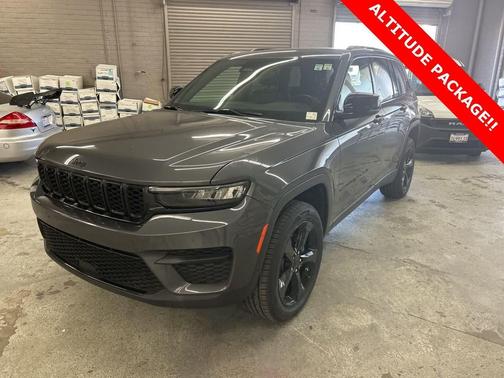 2022 Jeep Grand Cherokee Altitude